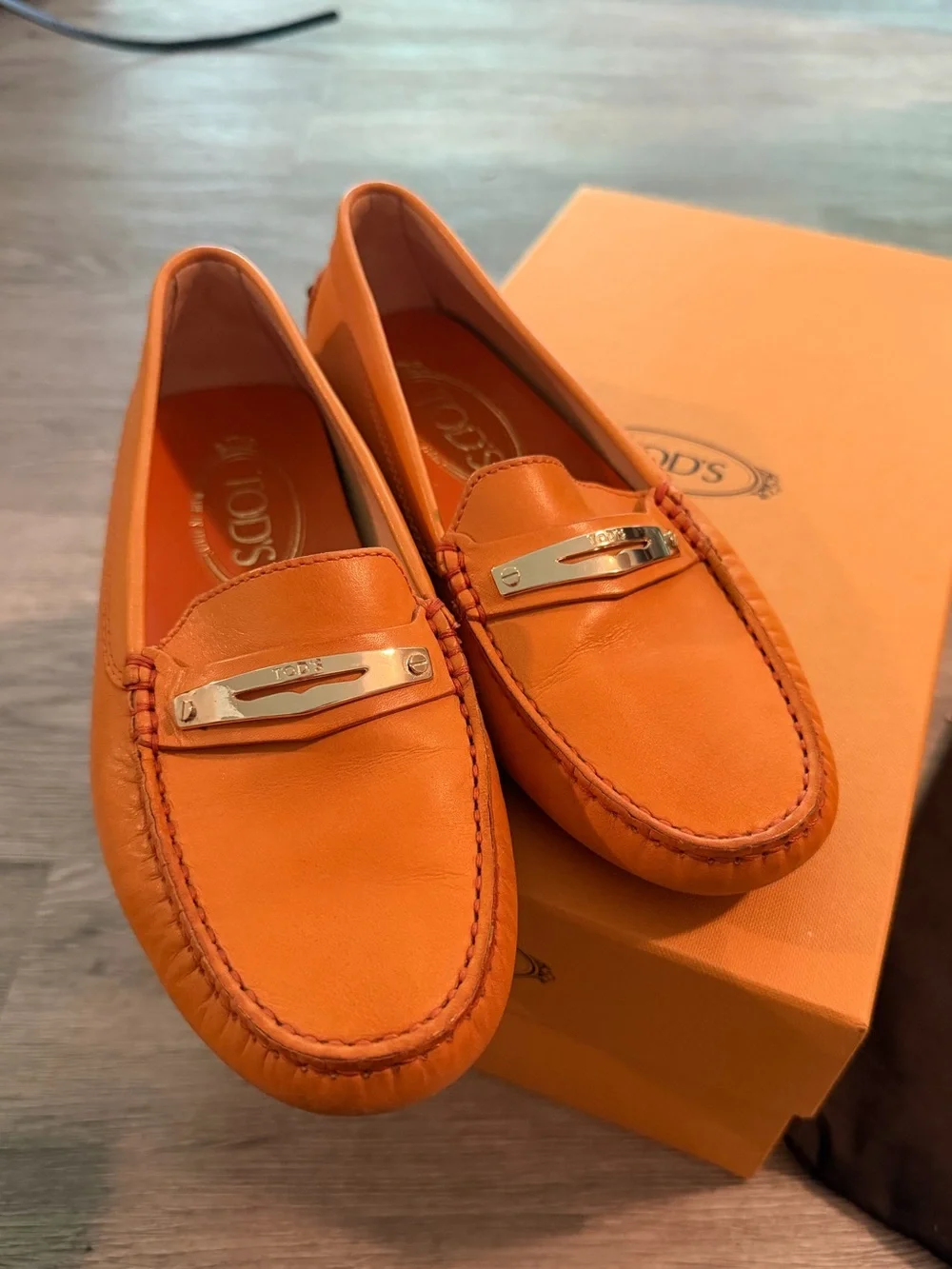 LNWB Tod's Orange Leather Driving Loafers